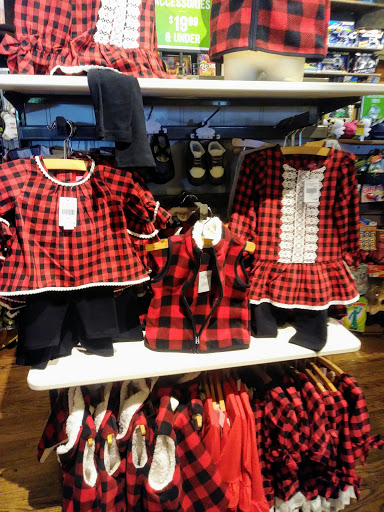 American Restaurant «Cracker Barrel Old Country Store», reviews and photos, 475 Rivers Edge Dr, Milford, OH 45150, USA