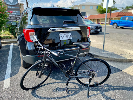 Bicycle Repair Shop «Bike World in Alamo Heights», reviews and photos, 5911 Broadway St, Alamo Heights, TX 78209, USA