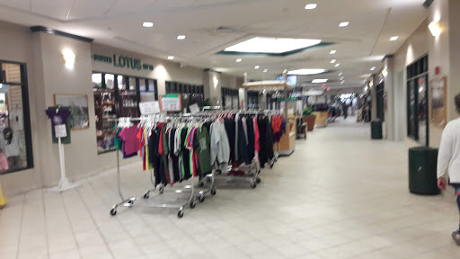 Shopping Mall «Museum Place Mall», reviews and photos, 1 Church St, Salem, MA 01970, USA