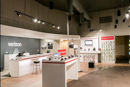 Telecommunications Service Provider «Verizon Wireless - Wireless Communications», reviews and photos, 2303 Ranch Rd 620 S, Lakeway, TX 78734, USA