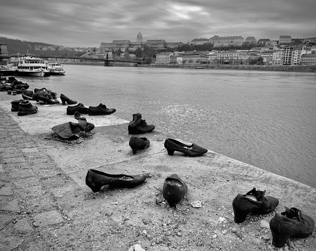 Hozzászólások és értékelések az Cipők a Duna-parton-ról
