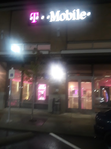 Cell Phone Store «T-Mobile», reviews and photos, 3435 SW Cedar Hills Blvd c, Beaverton, OR 97005, USA