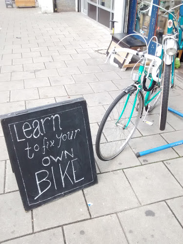 London Bike Kitchen Servicing & Repairs - Bicycle store