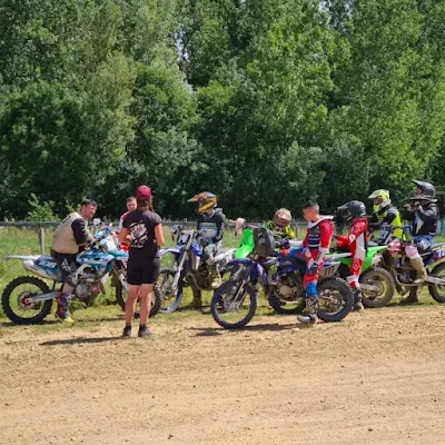 Ecole moto et Terrain de moto-cross et quad à Grièges