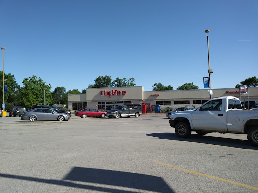 Supermarket «Hy-Vee», reviews and photos, 1617 E 9th St, Trenton, MO 64683, USA