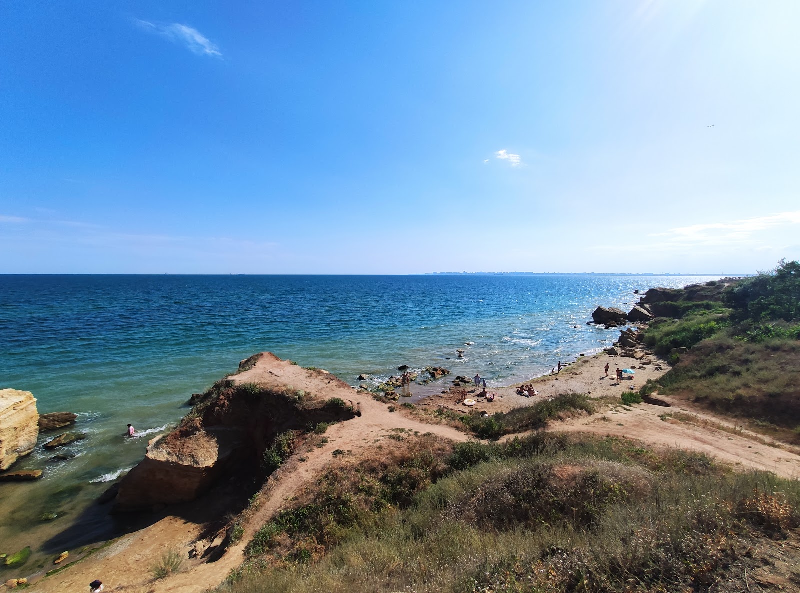 Foto von Plyazh Fontanka mit brauner sand & felsen Oberfläche