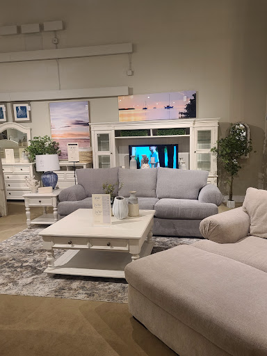 Furniture Store «City Furniture Cutler Bay», reviews and photos, 18750 S Dixie Hwy, Cutler Bay, FL 33157, USA