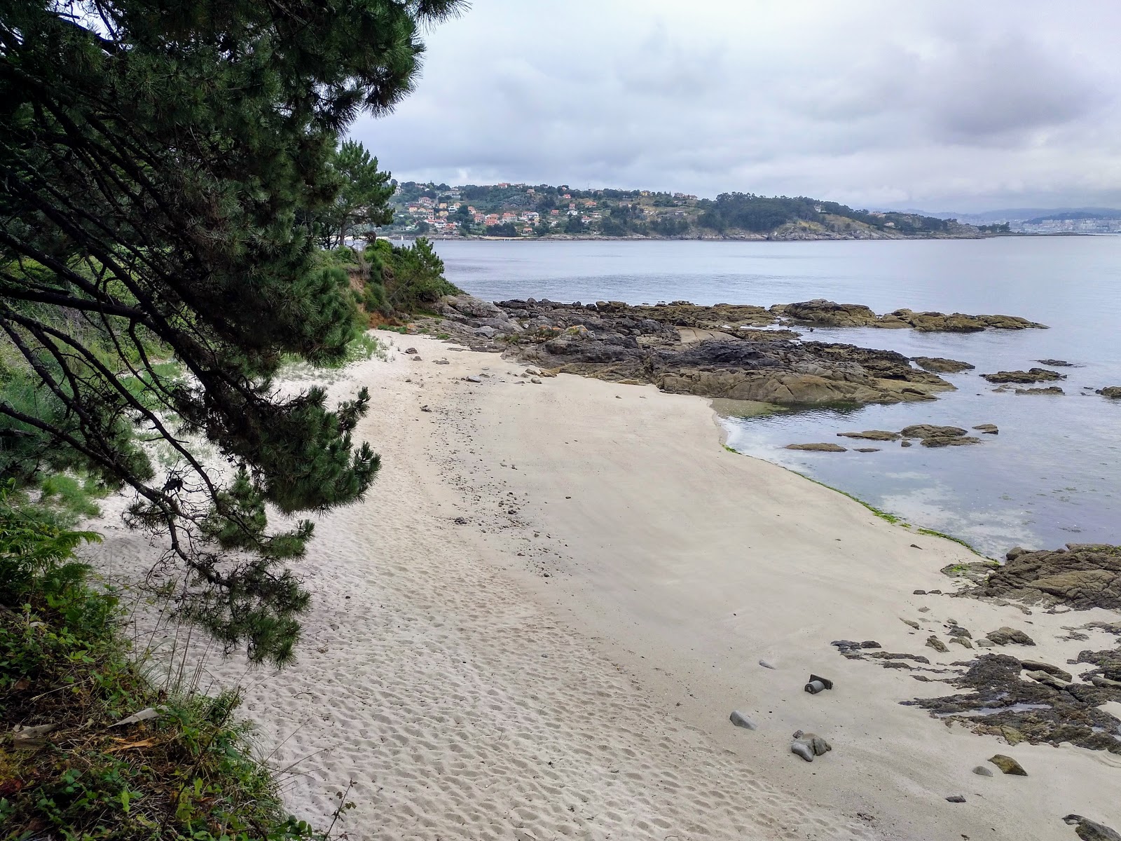 Foto de Praia de Temperan com alto nível de limpeza