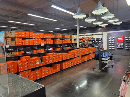 Sporting Goods Store «Nike Factory Store», reviews and photos, 1600 Saratoga Ave #213, San Jose, CA 95129, USA