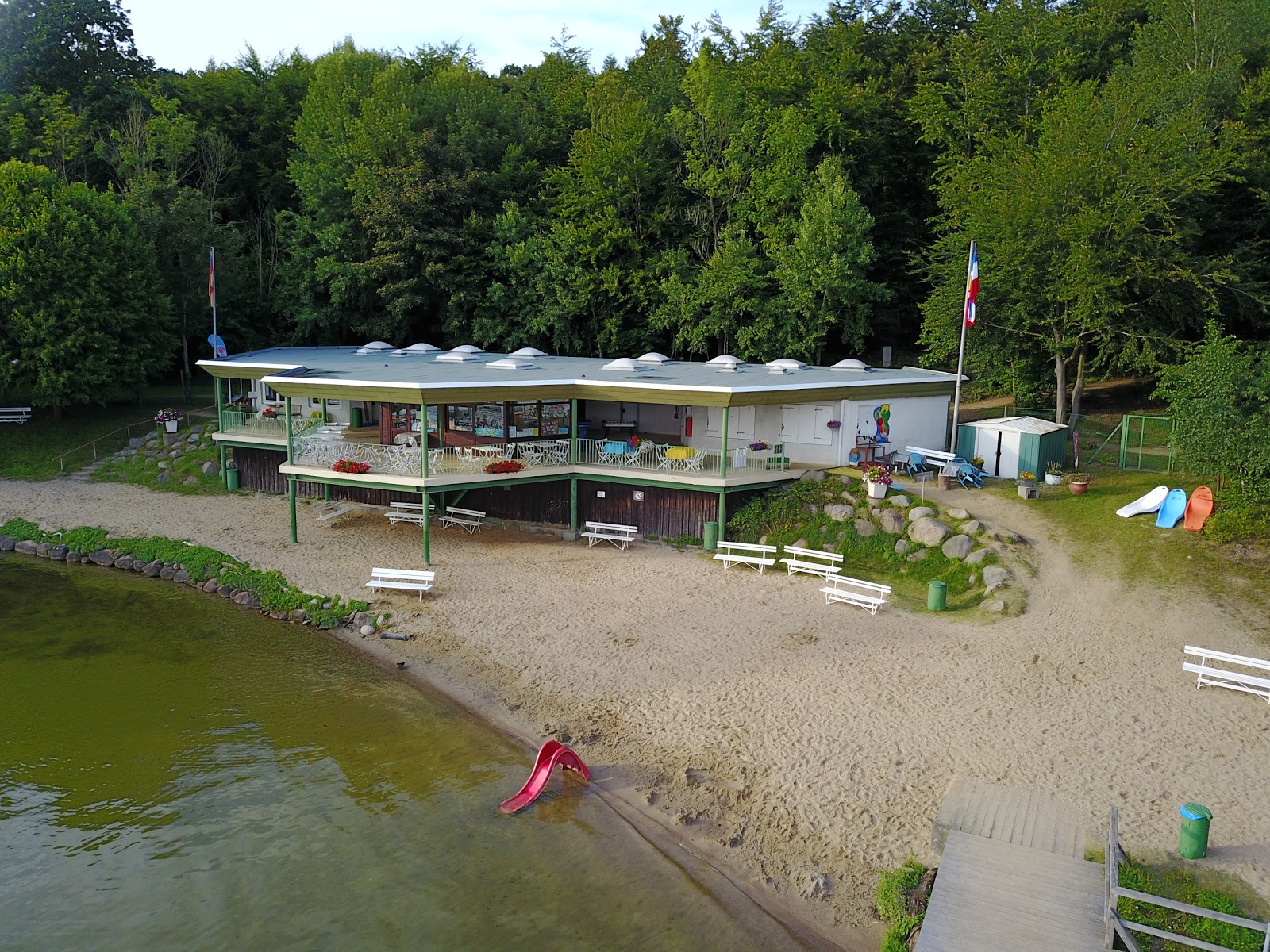 Foto von Strandbad am Dieksee und die siedlung