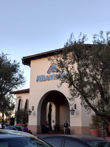 Shopping Mall «Quail Hill Shopping Center», reviews and photos, 6501 - 6875 Quail Hill Pkwy, Irvine, CA 92603, USA