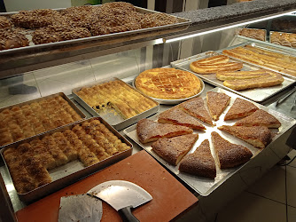 Murat Saraylı Pasta Cafe Börek