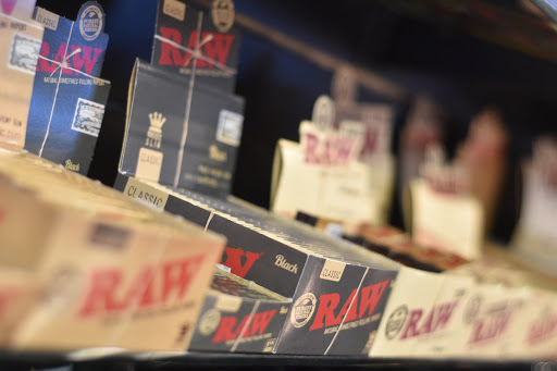 Tobacco Shop «Kazzaz Smoke Shop», reviews and photos, 6355 W Montrose Ave, Chicago, IL 60634, USA