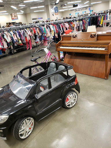 Thrift Store «Goodwill Store & Donation Center», reviews and photos, 5518 Touhy Ave, Skokie, IL 60077, USA