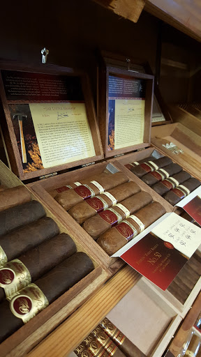 Cigar Shop «MC Cigar Shop and Lounge», reviews and photos, 3331 Lithia Pinecrest Rd, Valrico, FL 33596, USA