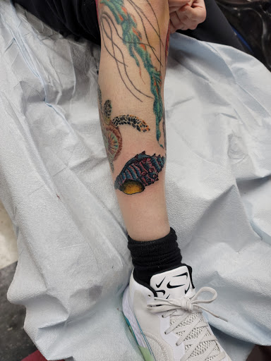 Tattoo Shop «Artistry In Motion», reviews and photos, 230 E Walnut St, North Vernon, IN 47265, USA