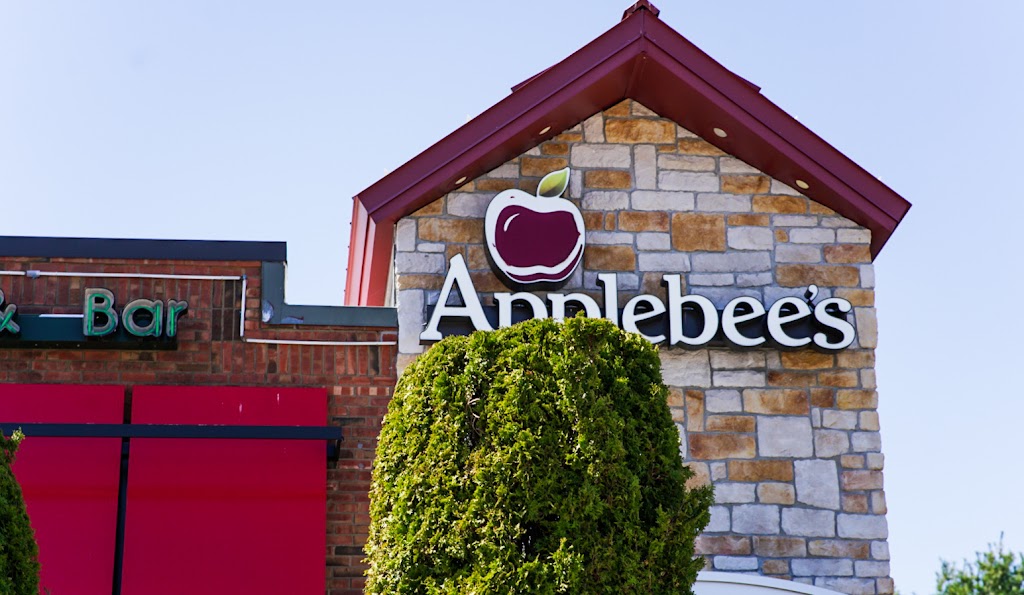 Applebee's Grill + Bar 02886