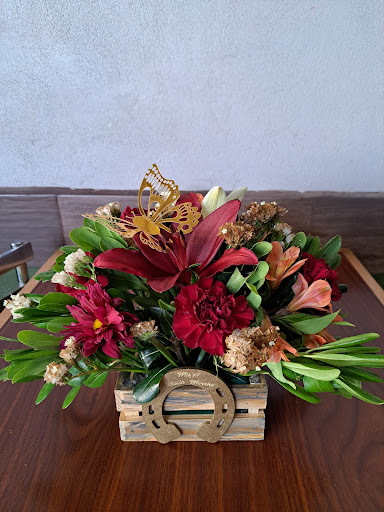 Floreria la puerta florería en  en la zona 36414 San Francisco del Rincón, Gto.