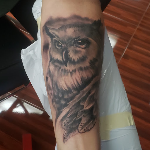 Tattoo Shop «Sacred Tiki Tattoo Studio», reviews and photos, 129 S Church St, Visalia, CA 93291, USA