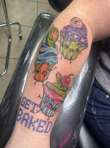 Tattoo Shop «Body Expressions Tattoo Studio», reviews and photos, 406 E Kingsbury St, Seguin, TX 78155, USA