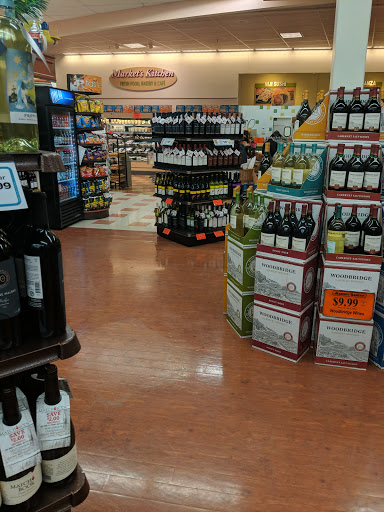 State Liquor Store «NH Liquor & Wine Outlet», reviews and photos, 92 Cluff Crossing Rd, Salem, NH 03079, USA
