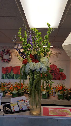 Florist «Olde Towne Florist», reviews and photos, 1524 E Auburn Rd #40, Rochester Hills, MI 48307, USA