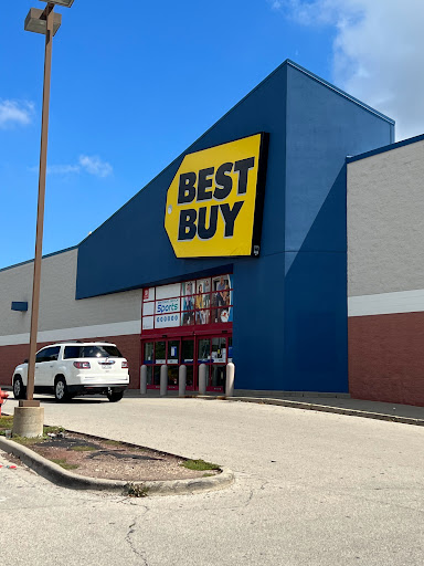 Electronics Store «Best Buy», reviews and photos, 4610 S 76th St, Greenfield, WI 53220, USA