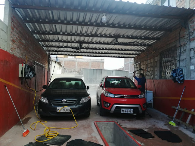 Opiniones de Auto lavado express y lubricadora " El ciclón" en Riobamba - Servicio de lavado de coches