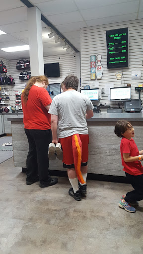 Bowling Alley «Emerald Lanes», reviews and photos, 140 Oakway Rd, Eugene, OR 97401, USA