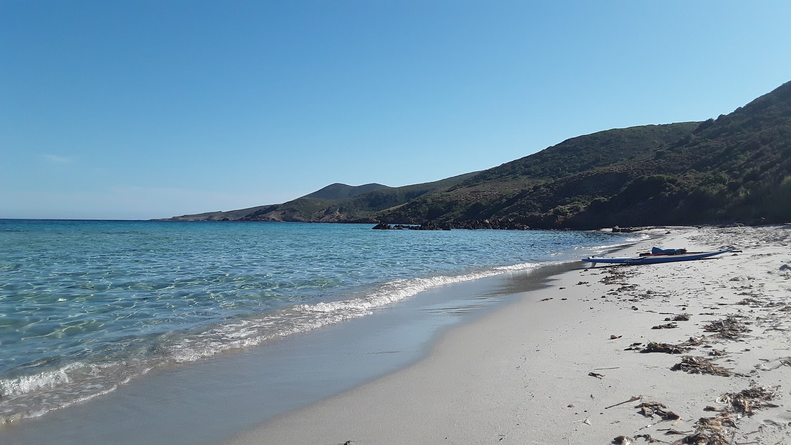 Foto von Acciola beach mit viele kleine buchten