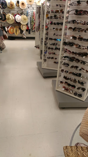 Department Store «Marshalls», reviews and photos, 533 S Broad St, Meriden, CT 06450, USA