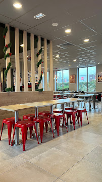 Atmosphère du Restaurant KFC Le Mans Saint-Saturnin - n°11