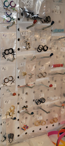 Flea Market «Shelby County Flea Market», reviews and photos, 820 Buck Creek Rd, Simpsonville, KY 40067, USA