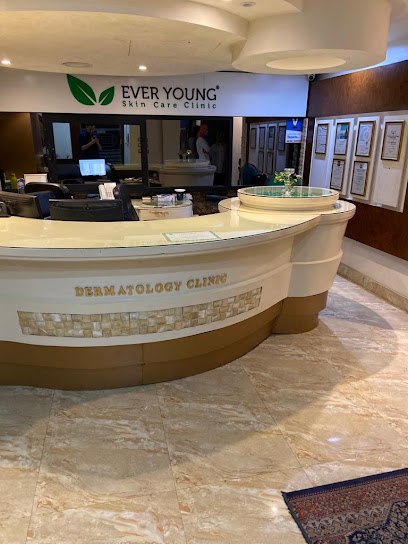 د. ياسر ابو العلا Everyoung Skincare Clinic