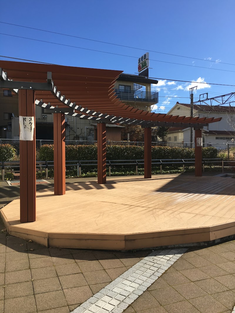 茅野駅前縄文公園