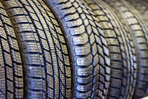 J & S Tyres