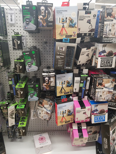Variety Store «Five Below», reviews and photos, 6198 Little River Turnpike, Alexandria, VA 22312, USA