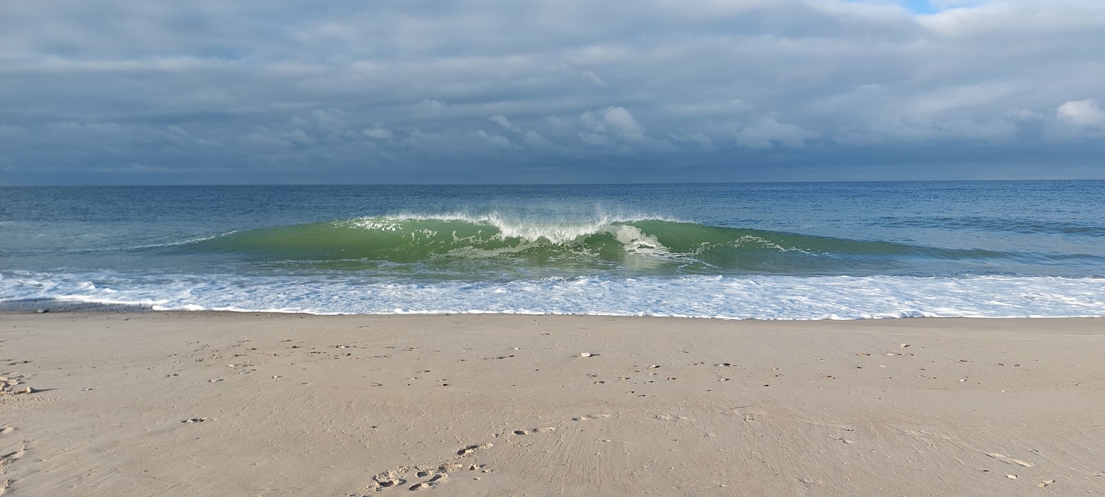 Foto van Lyngby Beach met hoog niveau van netheid