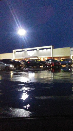 Grocery Store «Kroger», reviews and photos, 1905 N Jackson St #500, Tullahoma, TN 37388, USA