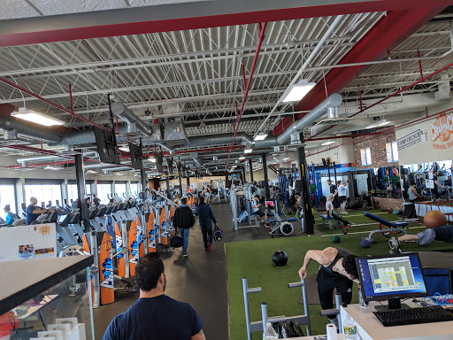 Health Club «Crunch - Staten Island», reviews and photos, 364 Bay St, Staten Island, NY 10301, USA