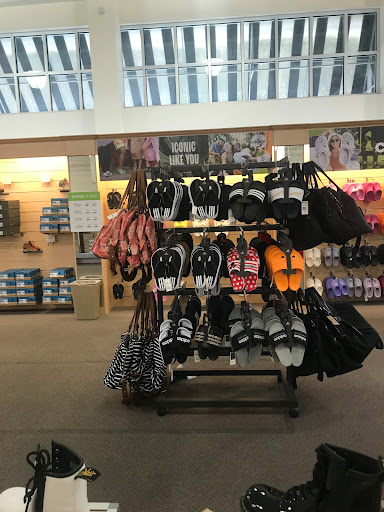 Shoe Store «DSW Designer Shoe Warehouse», reviews and photos, 314 Marketplace Mile, Plainfield, IN 46168, USA