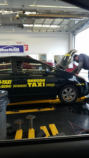 Toyota Dealer «Lithia Toyota of Springfield», reviews and photos, 163 S 9th St, Springfield, OR 97477, USA