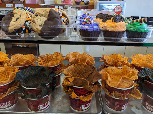 Ice Cream Shop «Cold Stone Creamery», reviews and photos, 5120 95th St, Oak Lawn, IL 60453, USA