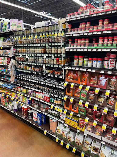 Grocery Store «Fresh Thyme Farmers Market- Fairview Heights», reviews and photos, 6569 N Illinois St, Fairview Heights, IL 62208, USA