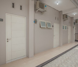 RedDoorz near Ciputra Golf Surabaya photo