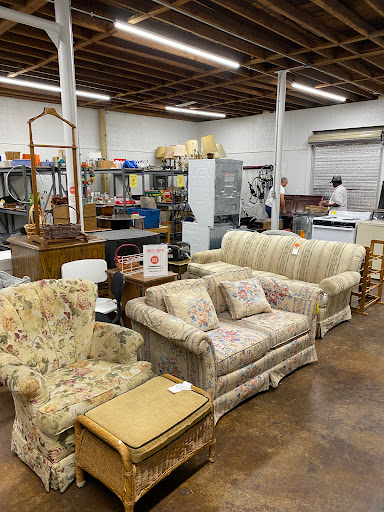 Thrift Store «Peninsula Rescue Mission Thrift Store», reviews and photos, 6200 Jefferson Ave, Newport News, VA 23605, USA