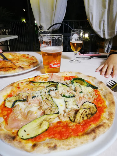 La piazzetta pizzeria ristorante in Monticelli Brusati, Provincia di Brescia