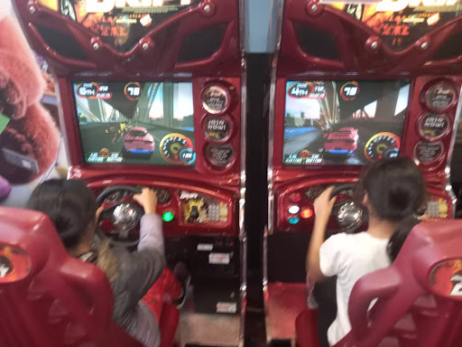 Movie Theater «Regal Cinemas Hollywood 10 - St. Joseph», reviews and photos, 5405 N Belt Hwy, St Joseph, MO 64506, USA