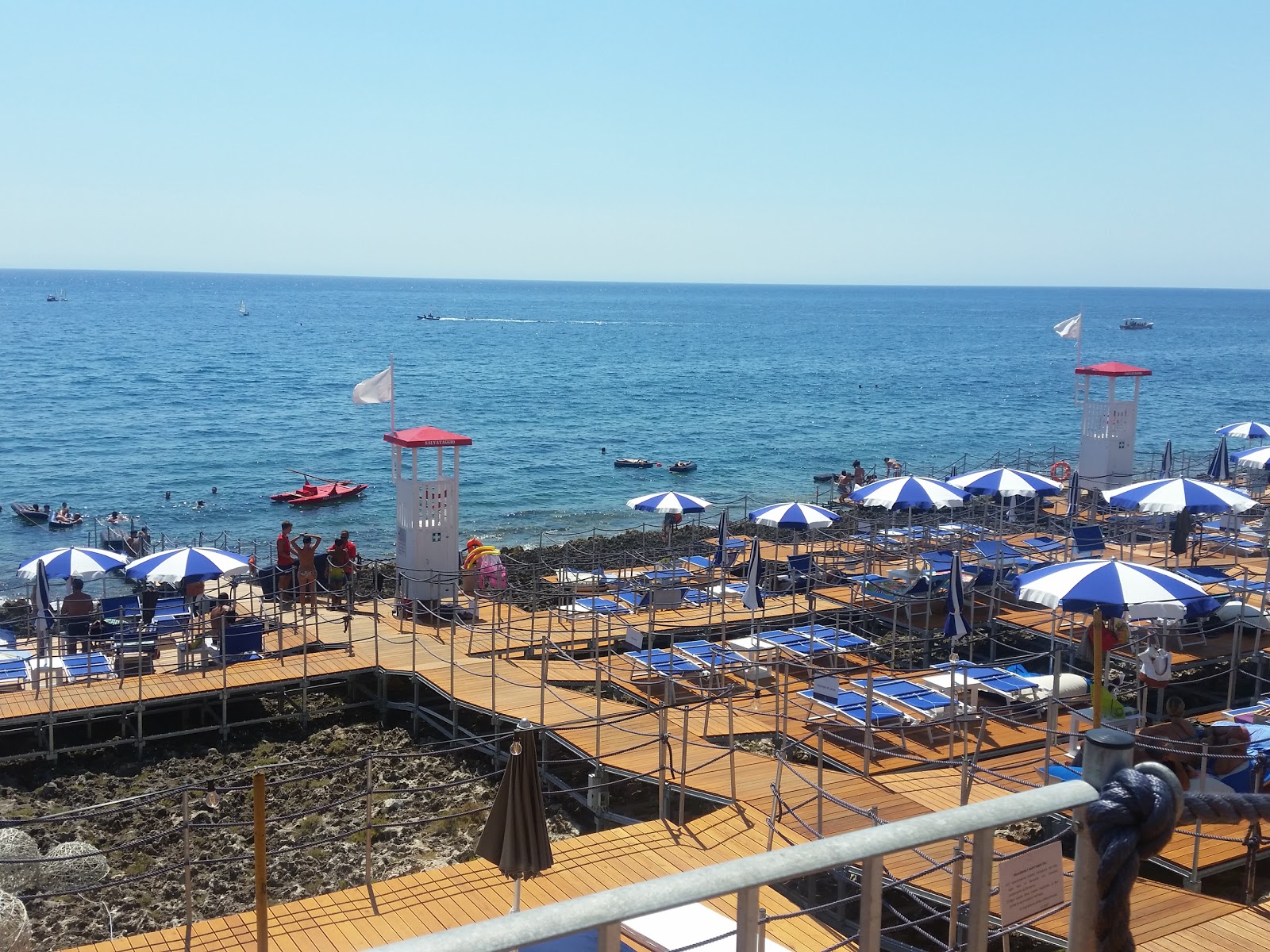 Foto de Spiaggia di Leuca com superfície de concreto pavimentado superfície