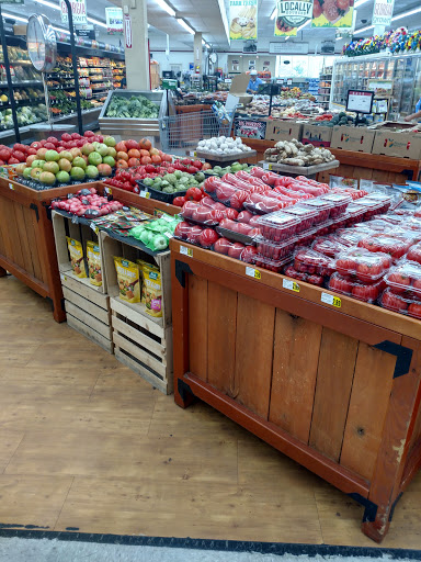 Grocery Store «J & J Foods», reviews and photos, 1075 Jesse Jewell Pkwy, Gainesville, GA 30501, USA